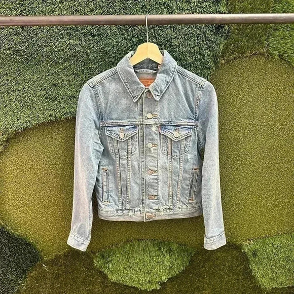 Levi’s Lightwash  Denim Jacket Size XS - Picture 1 of 5